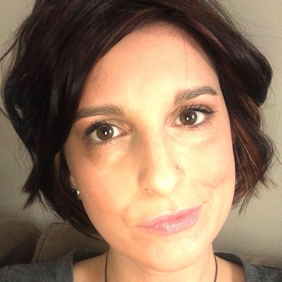 Meet your Posher, Heather - Picture 1 of 1